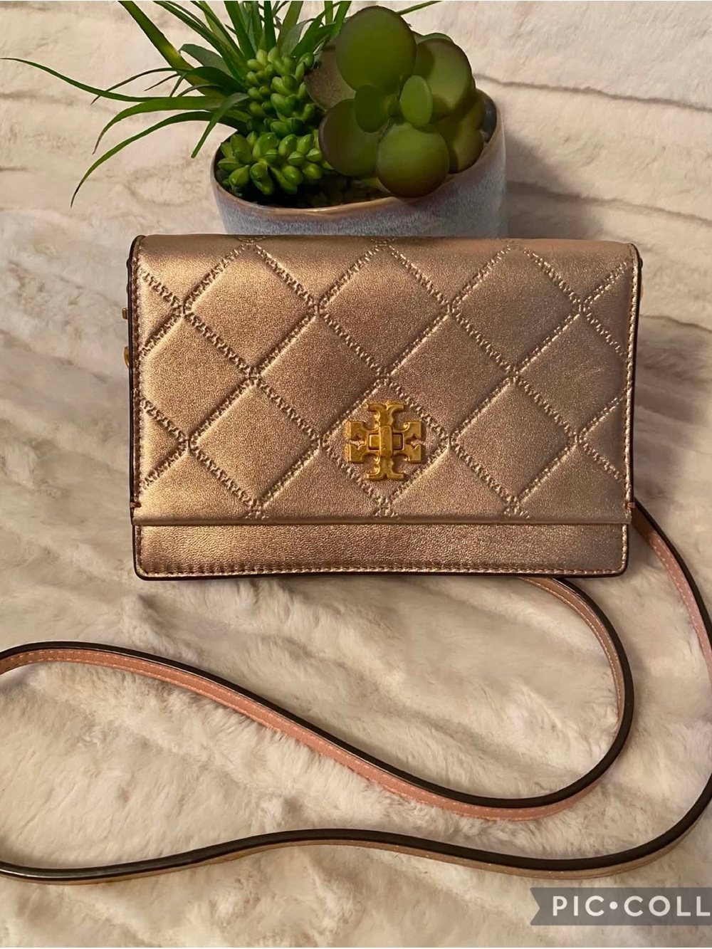 Great Condition Tory Burch Metallic Rose Gold Crossbody Bag
